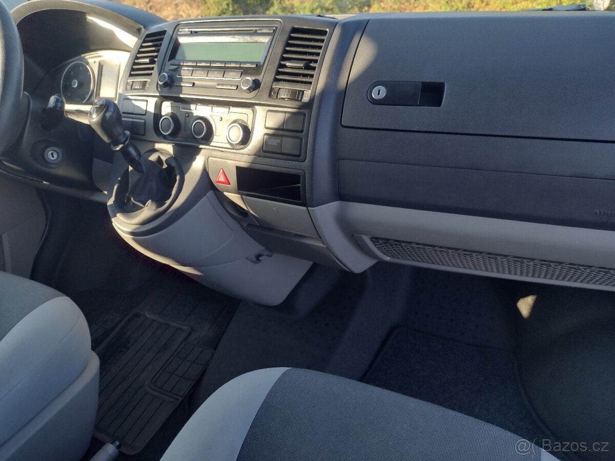 VW Transporter T5.1 2.0TDI - 13