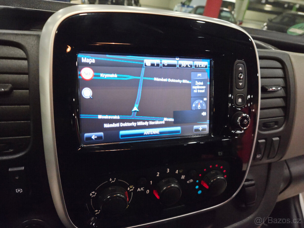 renault trafic DCi 9 míst DLUHÁ VERZE - 13