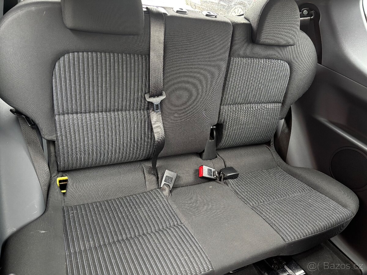 Mitsubishi Colt 1.1i - 13