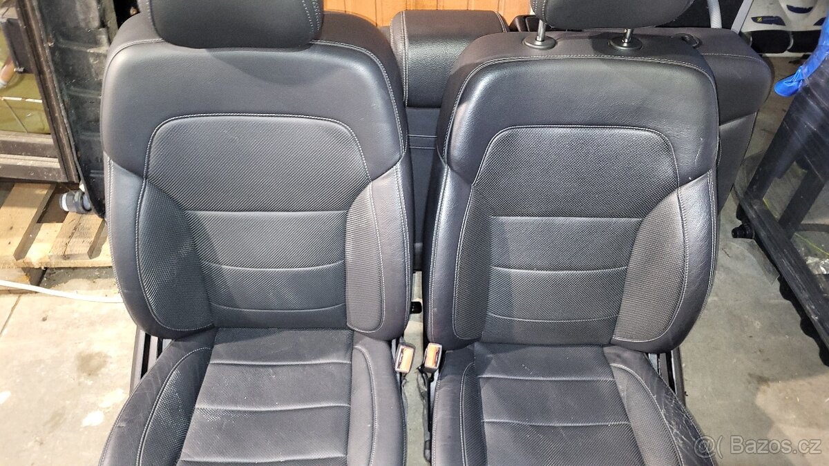 Mercedes GLE sedacky - 13