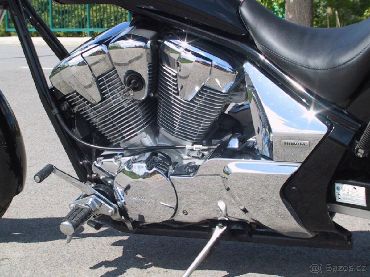 Prodám HONDA VT 1300 CX - 13