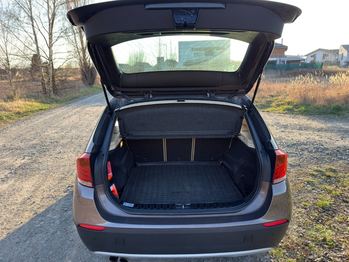BMW X1 E84 xDrive 25i 160kW s Webasto - 13