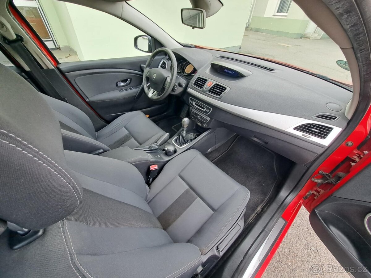 Renault Megane combi 1.6i - 13