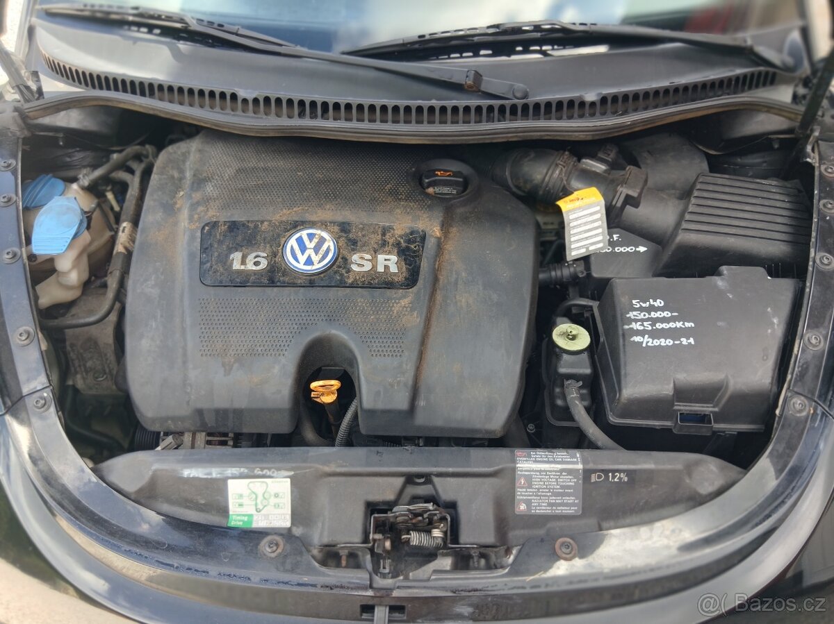 VW New Beetle 1.6i - 13
