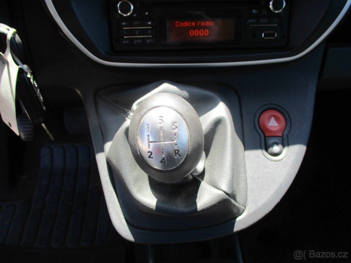 RENAULT KANGOO 1,5DCi 66KW KLIMA BEZ KOROZE 2015 - 13