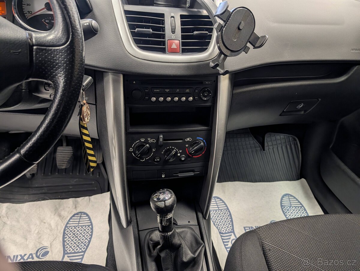 Peugeot 207 1,4 i - 13
