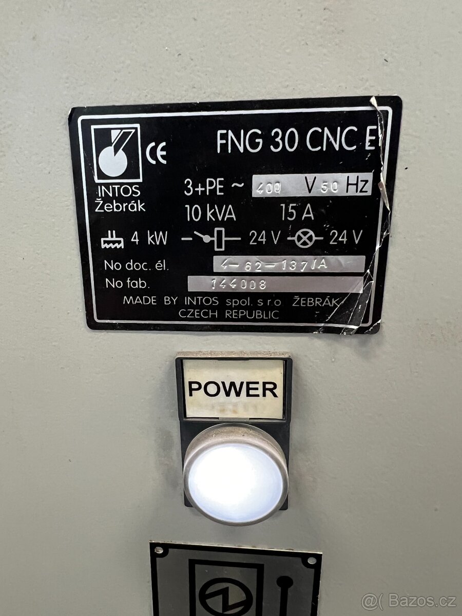 INTOS Nástrojařská frézka CNC - 13