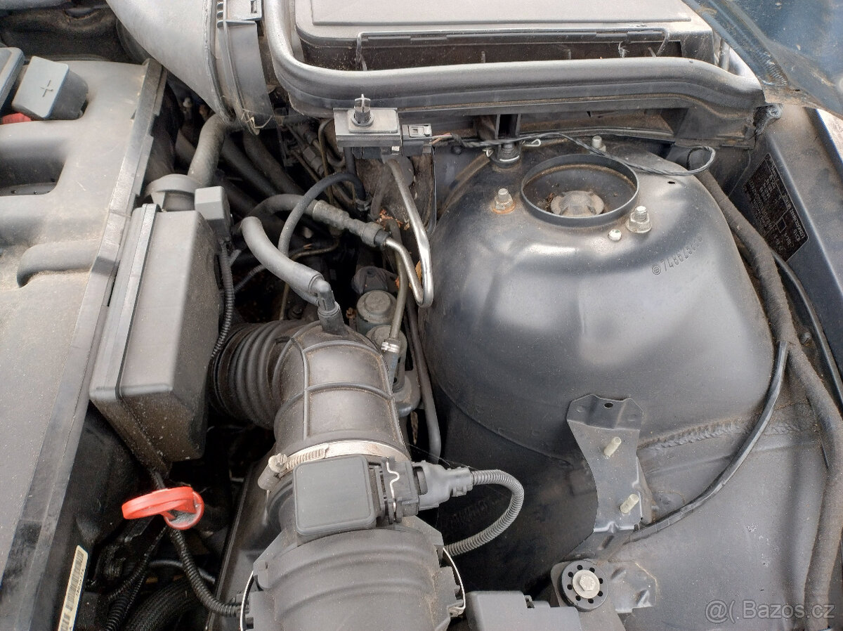 BMW E39 525i 2001 141kW - TOP VYBAVA, DILY - 13
