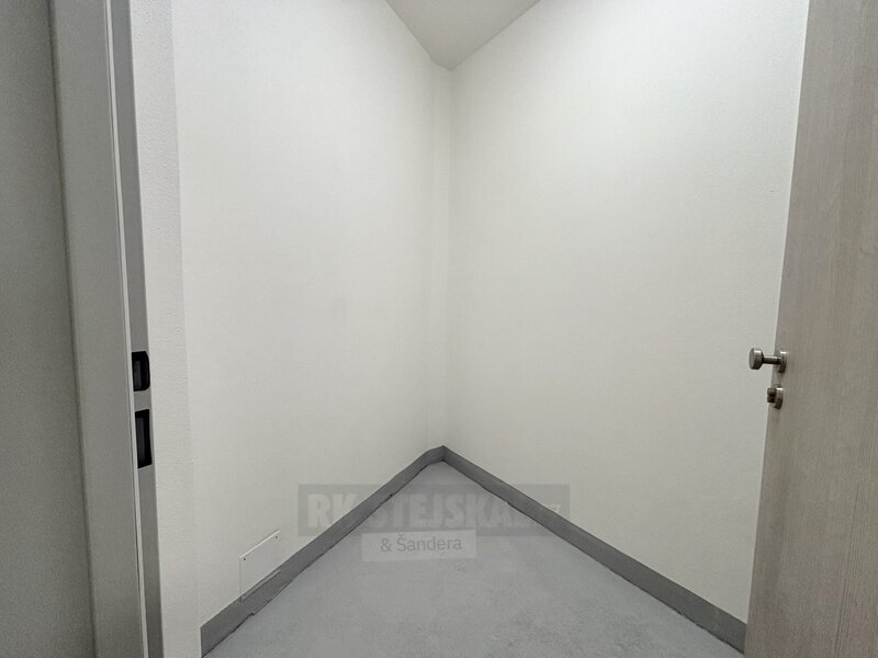 Pronájem 1+kk 36,3 m² - 13