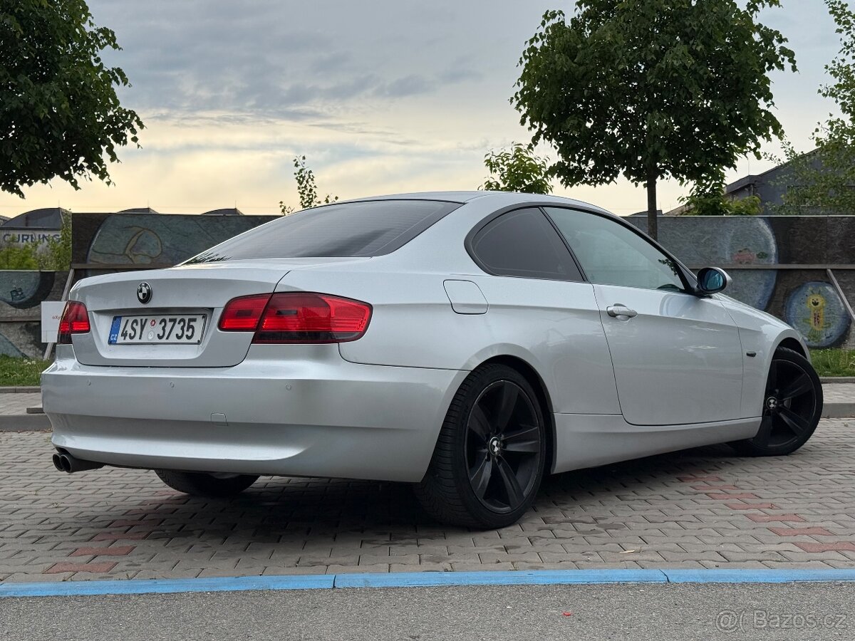 BMW 330d Coupe (E92) 3.0D 170 kW Automat - 13