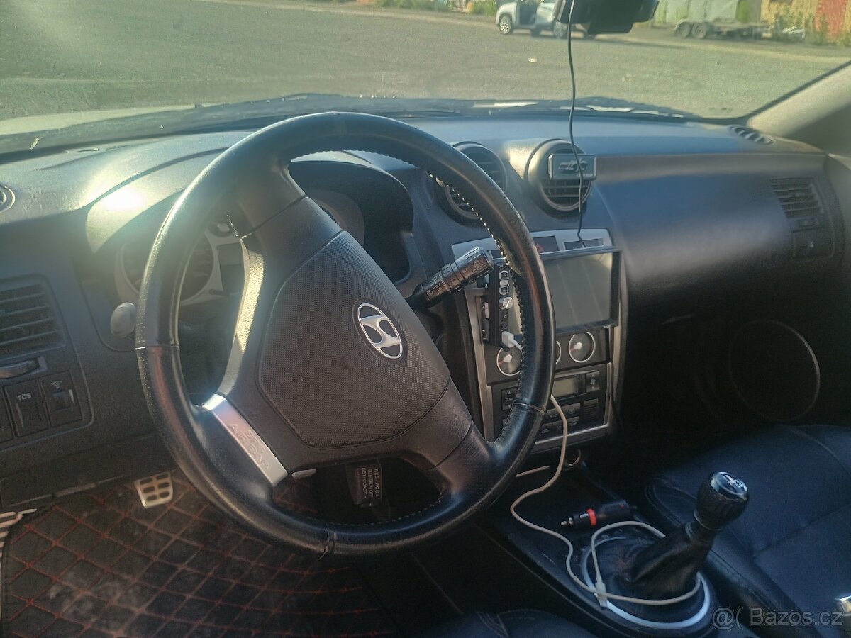 Hyundai coupe Tiburon 2.7 V6 - 13