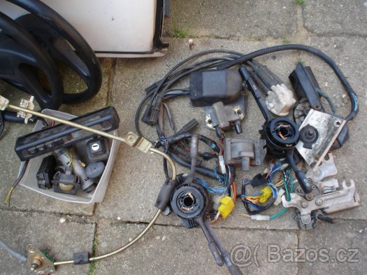 FIAT UNO LOGO DÍLY 3 DVEŘ - 13