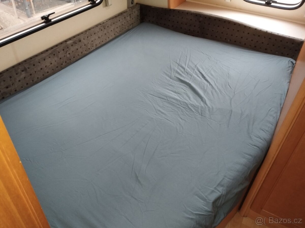 HOBBY 540UFe č.242. Pro 4. Fr. postel. Sprcha. Rok 2006 - 13