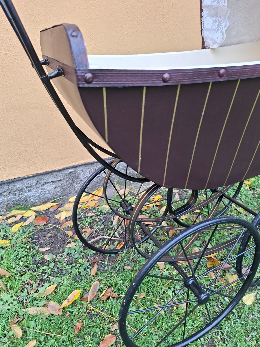 Starožitný kočárek pro panenky č. 637 - 13