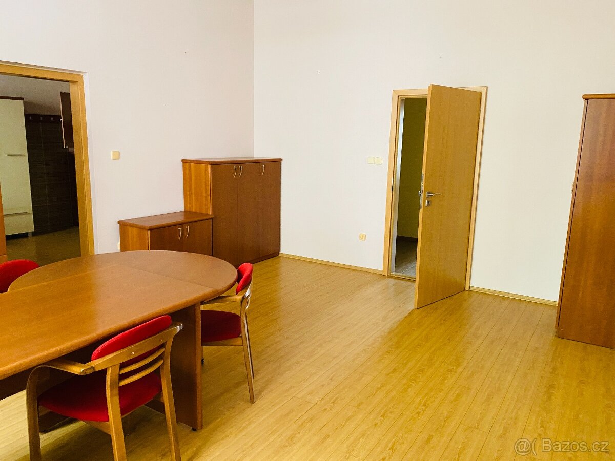 Kancelářské prostory v centru Náchoda - 13