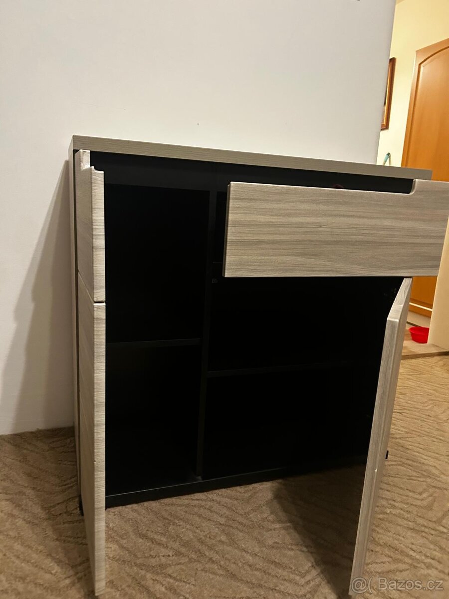 Podsvícená obývací stěna - 13