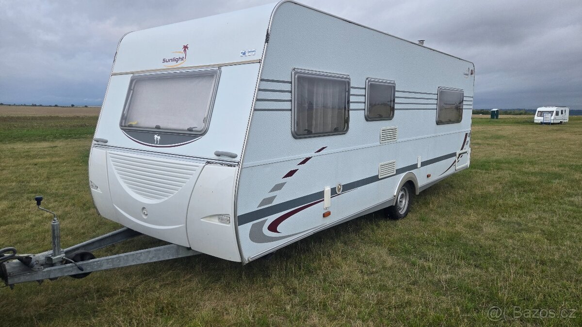 LUXUSNÍ KARAVAN CARADO SUNLIGHT C55DBM - 13