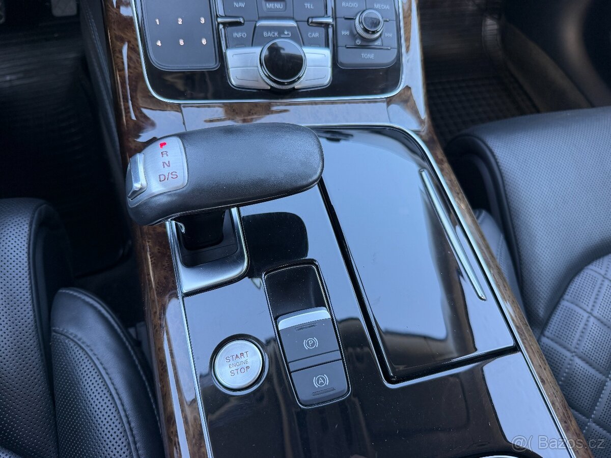 Audi A8, 4.2 FSI 273kW 4X4 MAX. VÝBAVA - 13