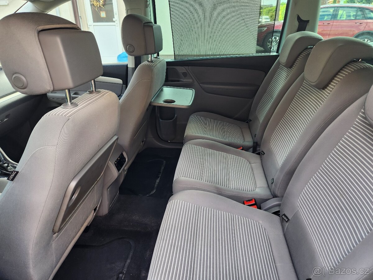 Alhambra DSG 6/2015, 2.0TDI 103kw 156000km, 7 míst - 13