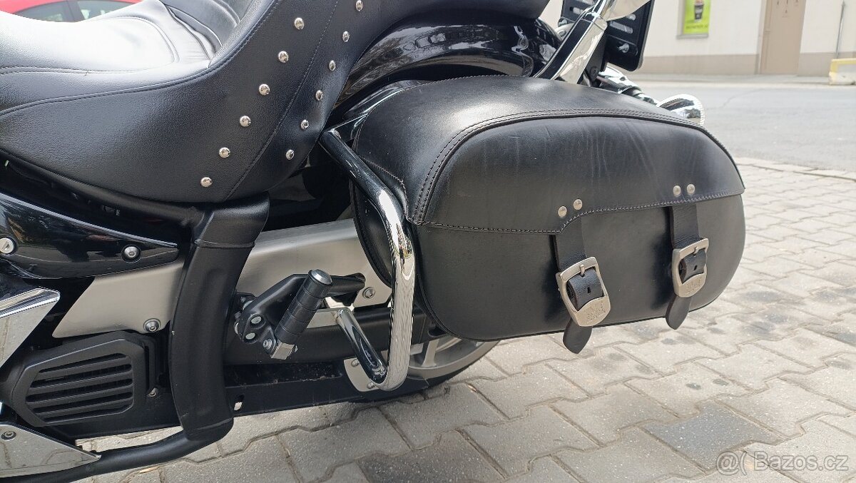 Yamaha XVS 1300 Midnight Star - 13