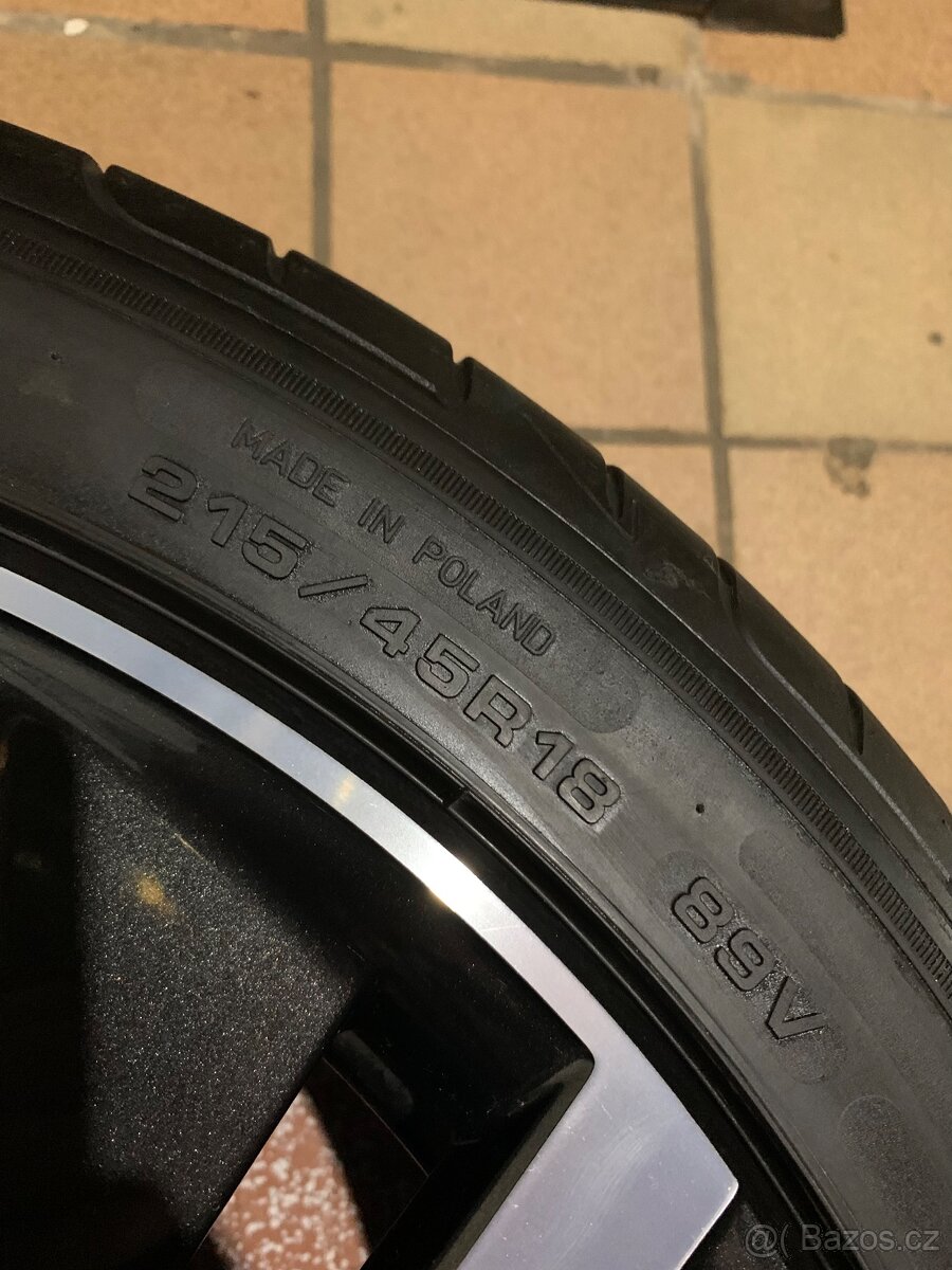 Alu kola Škoda KAMIQ/SCALA R18 5X100 LETNÍ PNEU 215/45 R18 - 13