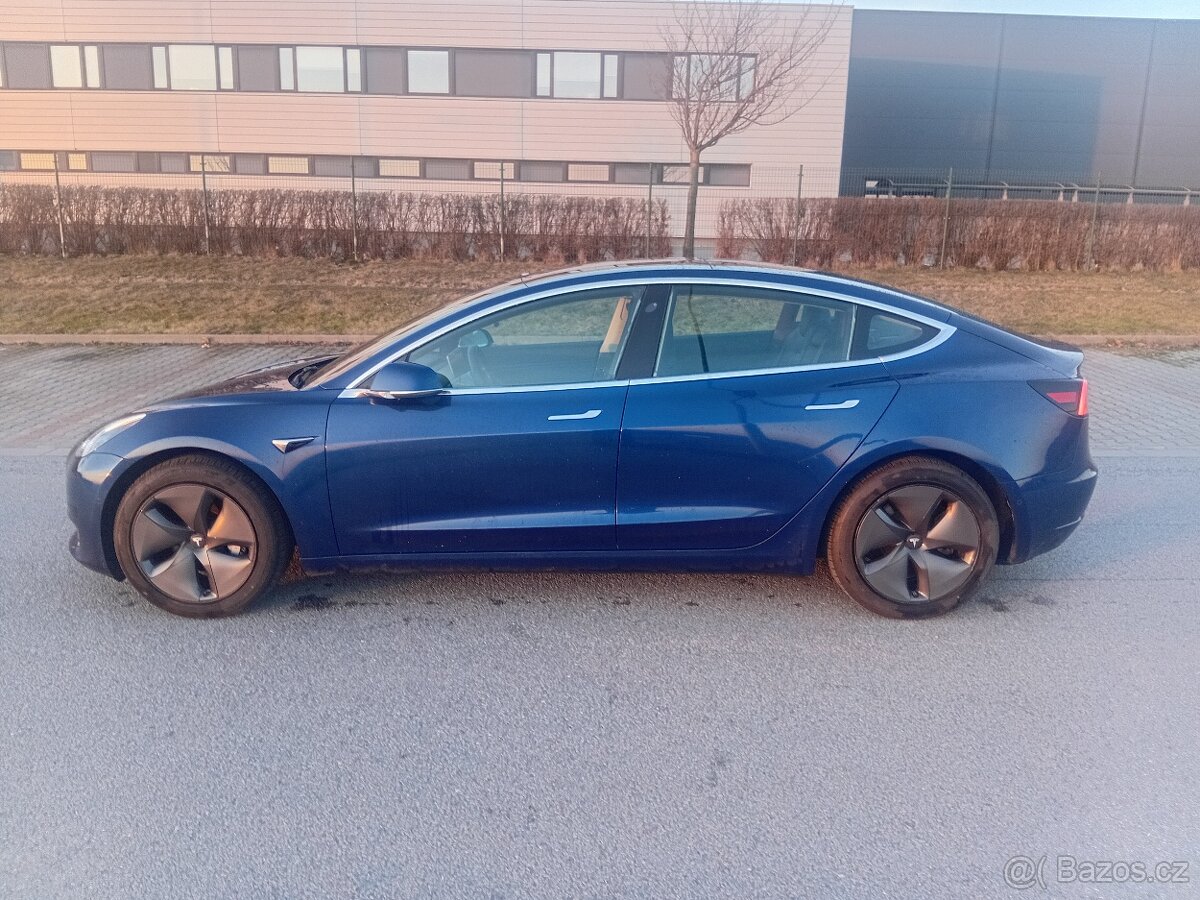 Prodám Tesla model 3 - 13