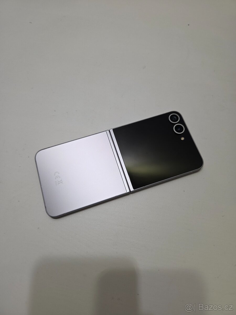 Samsung Galaxy Z Flip 6 12/256 GB - 13