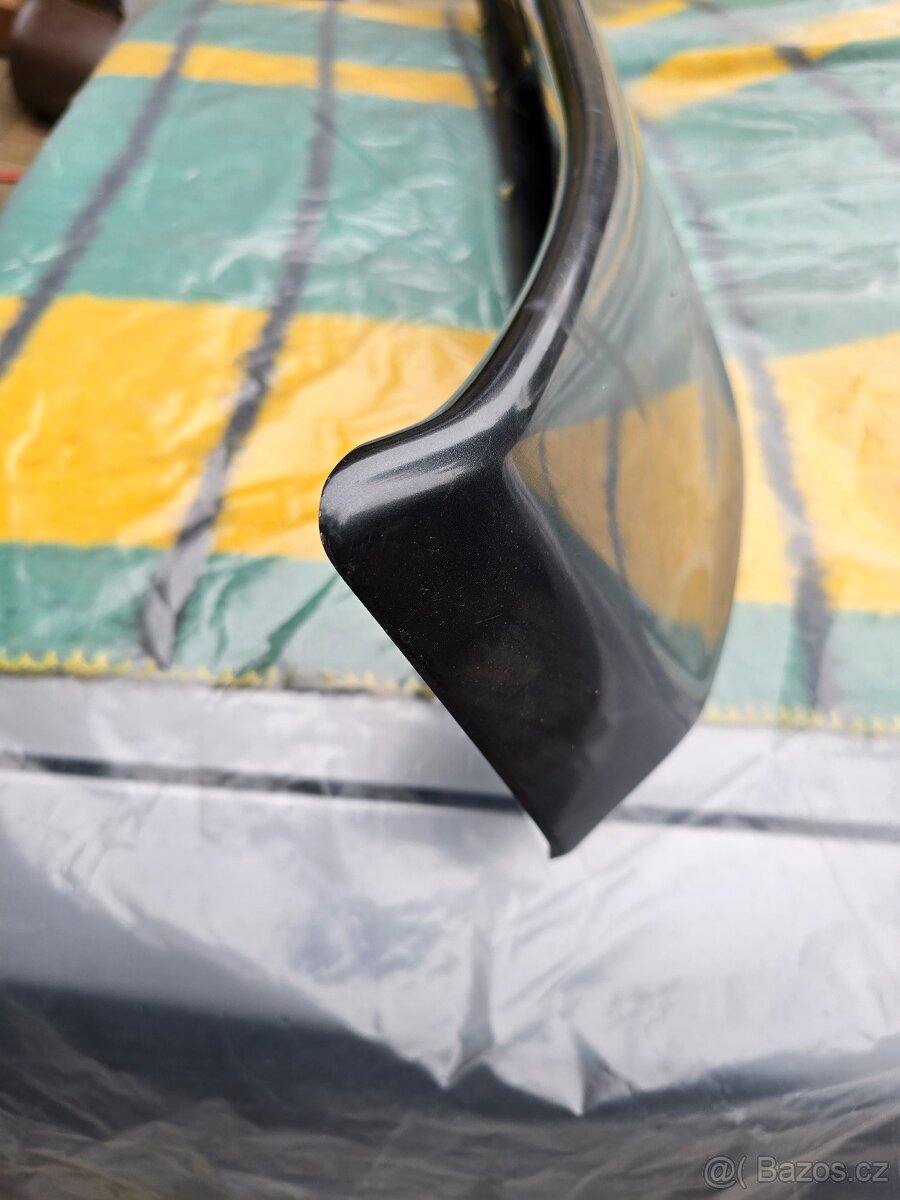 BMW E30 Mtech2 zadní křídlo - 13