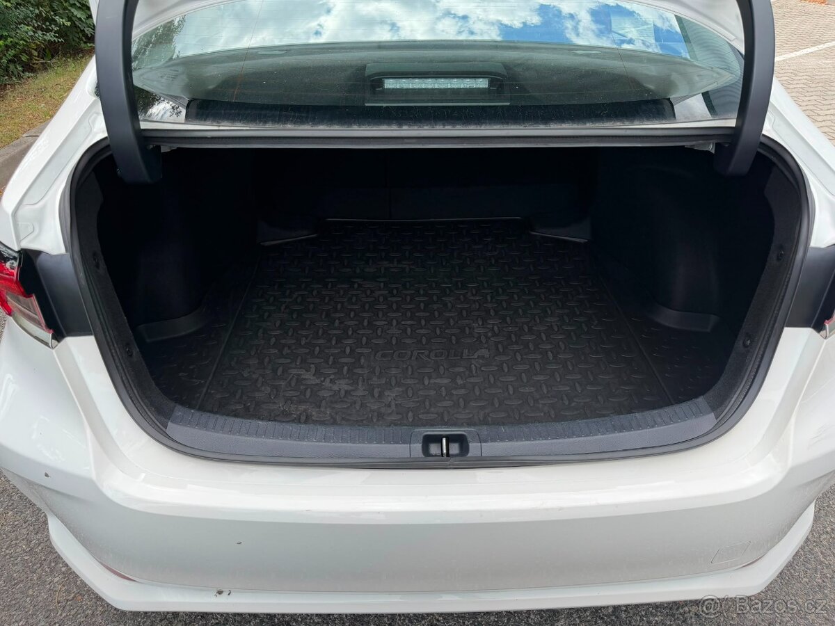 Toyota Corolla 1.8 Hybrid - 13