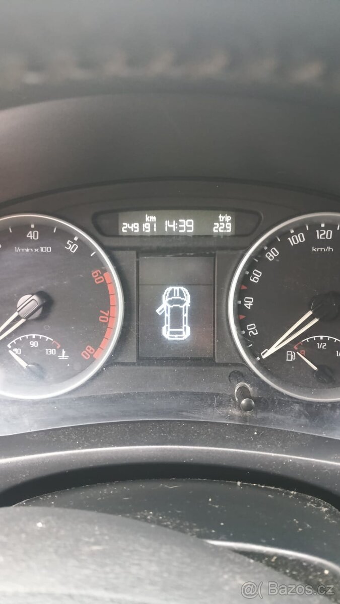 Škoda Fabia II kombi klima - 13