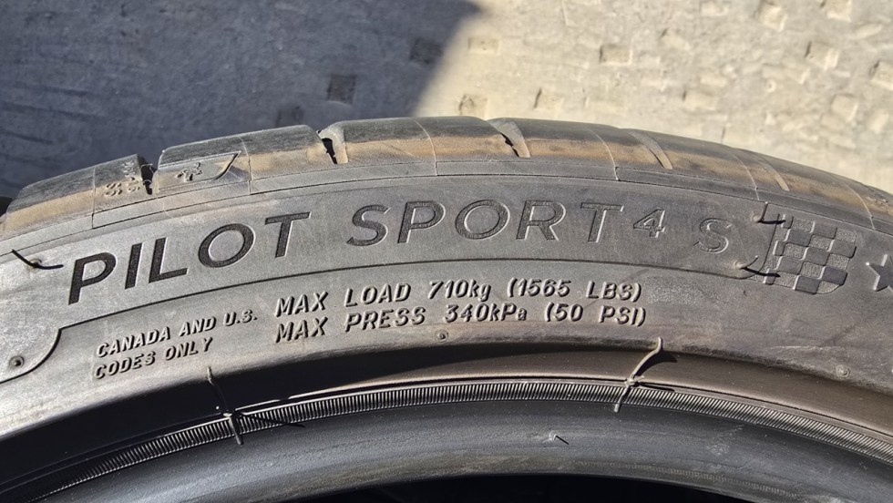 Letní pneu 255/35/19 Michelin - 13