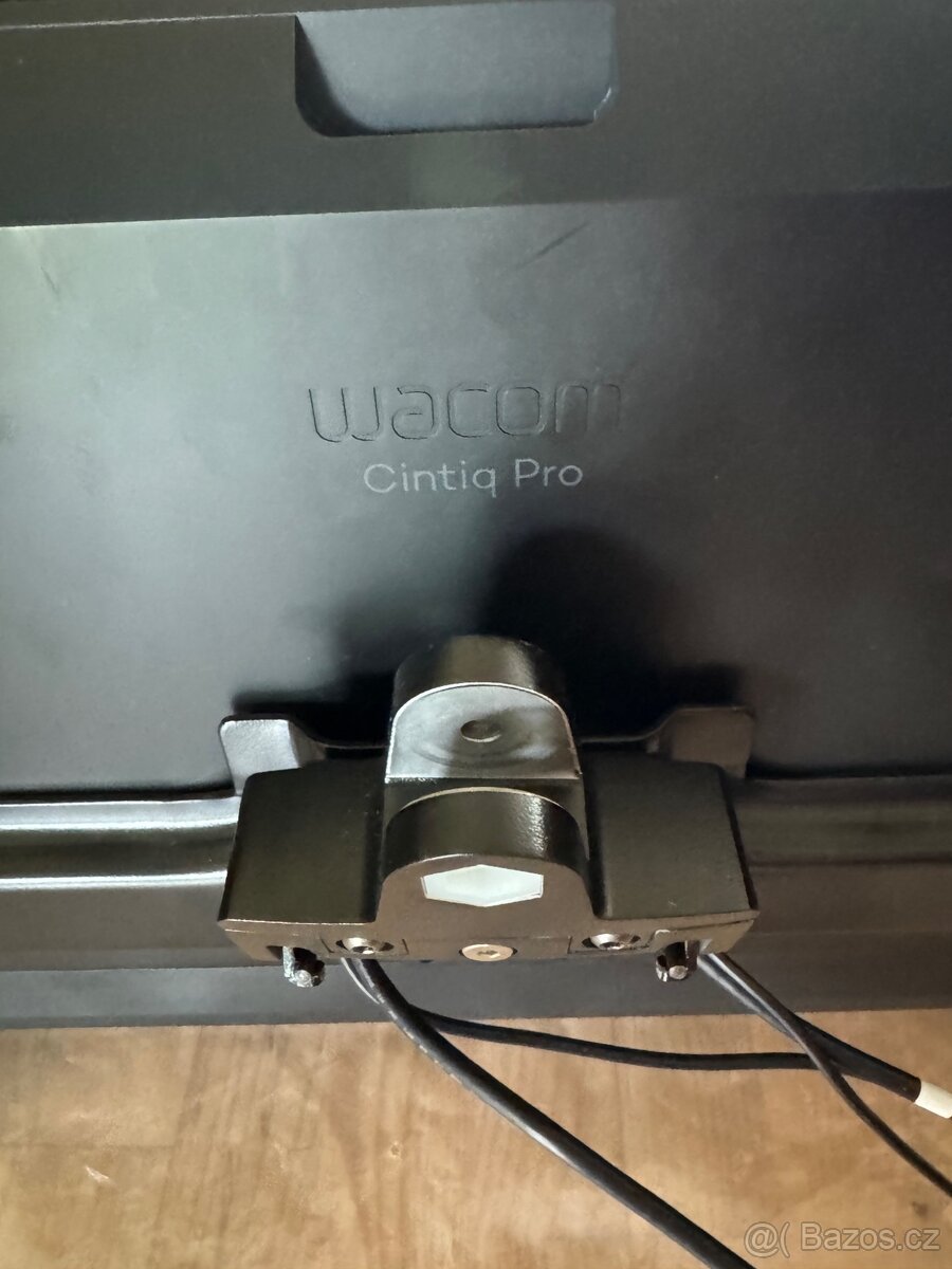 Wacom Cintiq Pro 24 + Flex Arm +Ergo Stand+ExpressKey Remote - 13