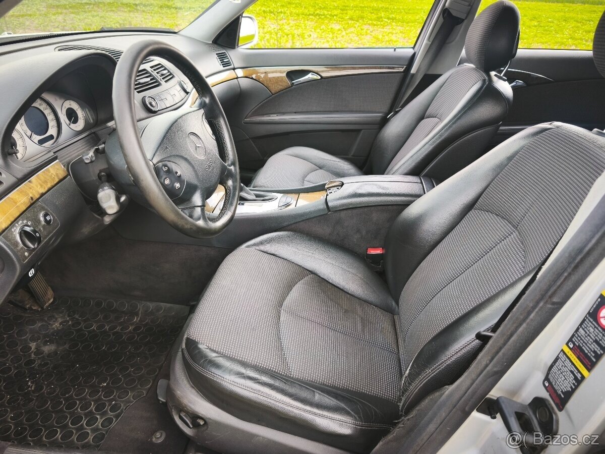 Mercedes E 320CDi, w211, rok 2004 - 13