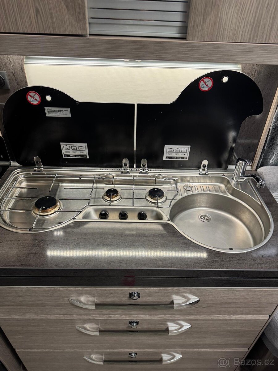 Prodám luxusní karavan HOBBY PRESTIGE 560, r.v. 2022 - 13