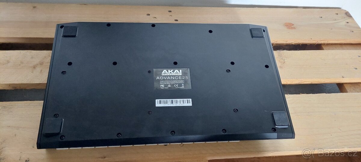 AKAI ADVANCE 25 - 13