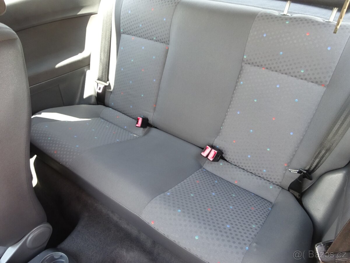 VW Polo 1.2i r.v.2002 (47 kw) STK:4/2027 - 13