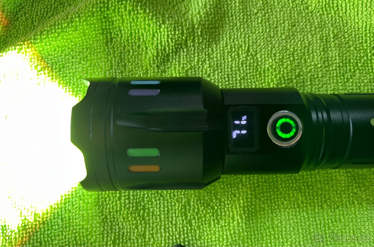 Ruční LED svítilna - 13