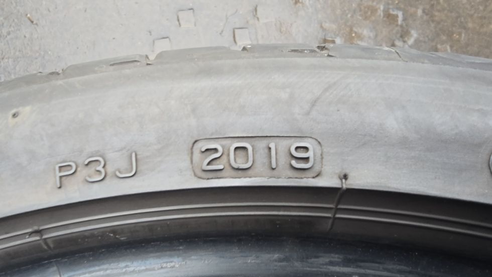 Letní pneu 255/35/19 Bridgestone - 13