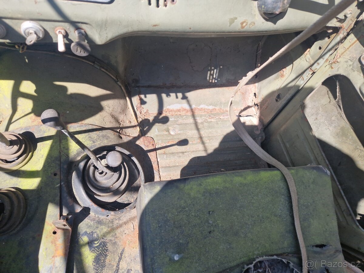 UAZ 469B - 13