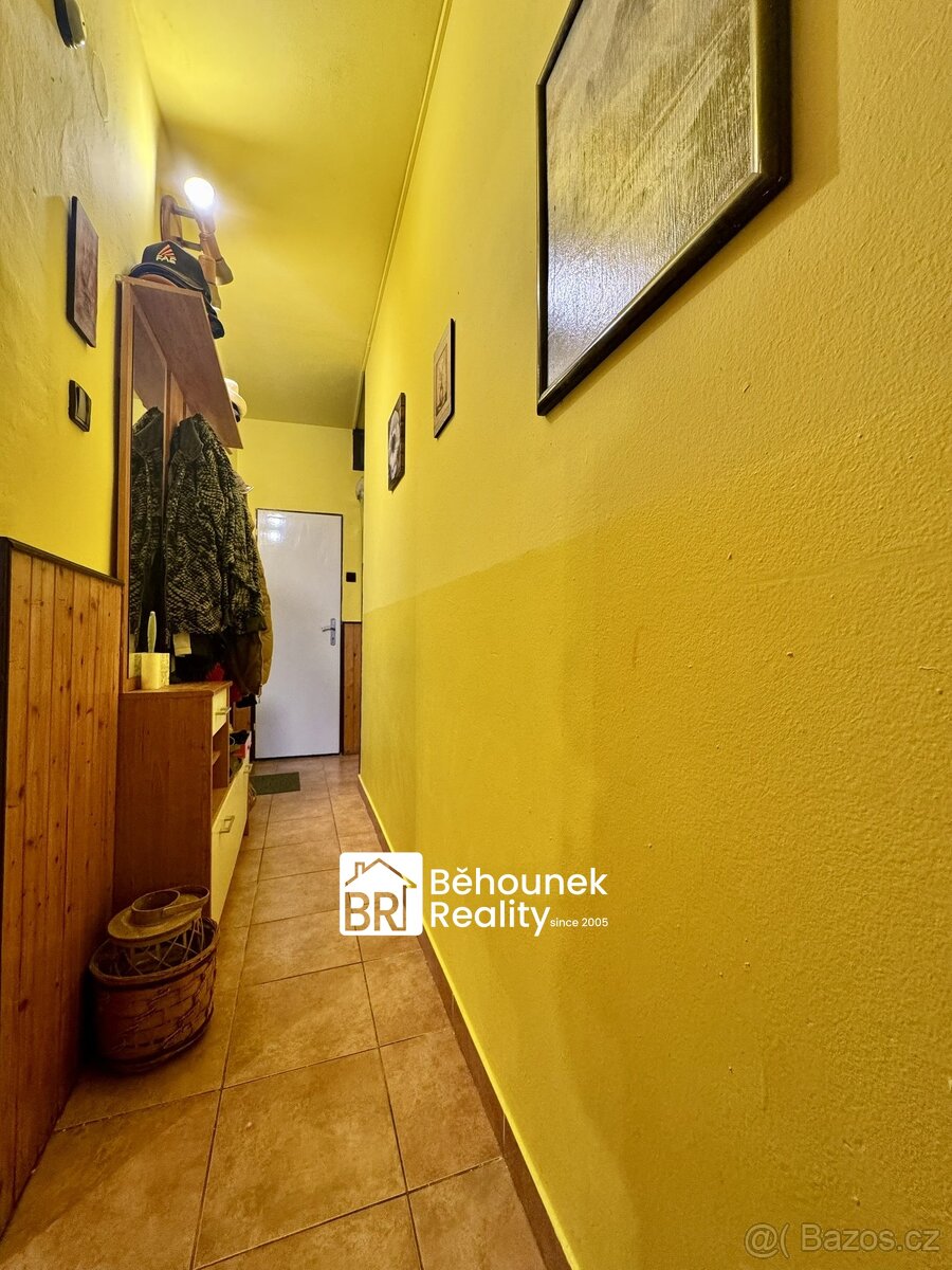 Dvougenerační dům 340 m², s částečnou půdní vestavbou a dalš - 13