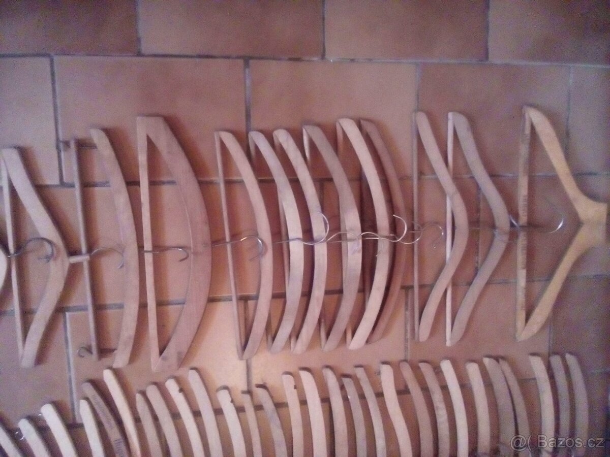 Ramínka dřevěná, plastová - 13