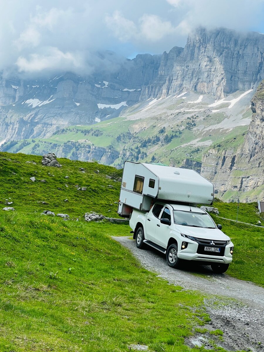 Obytná nástavba na pick-up - 13