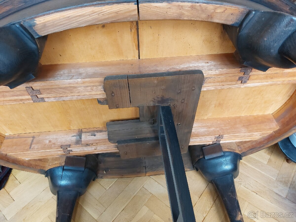 Starožitný stůl a 6 židlí - 13