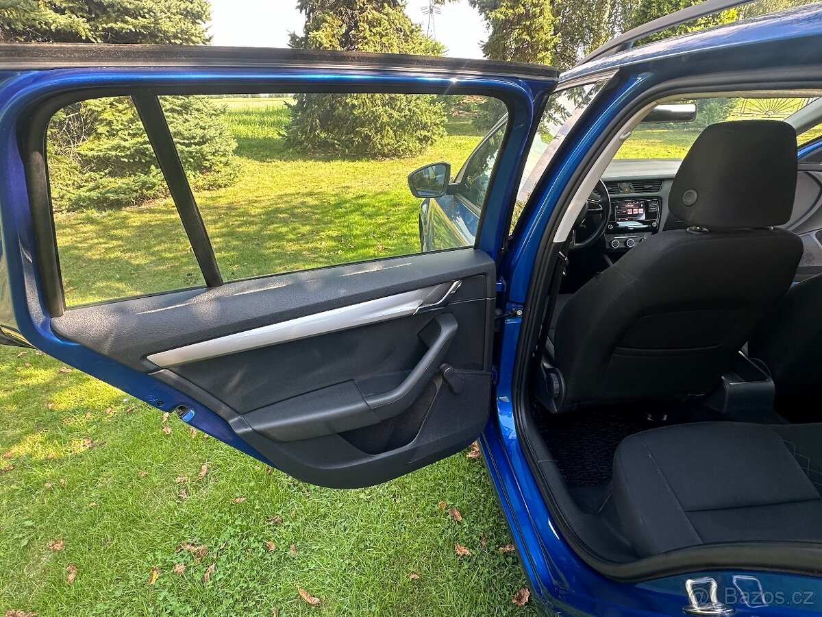 Škoda Octavia 3 1.6 tdi, kombi, málo najeto - 13