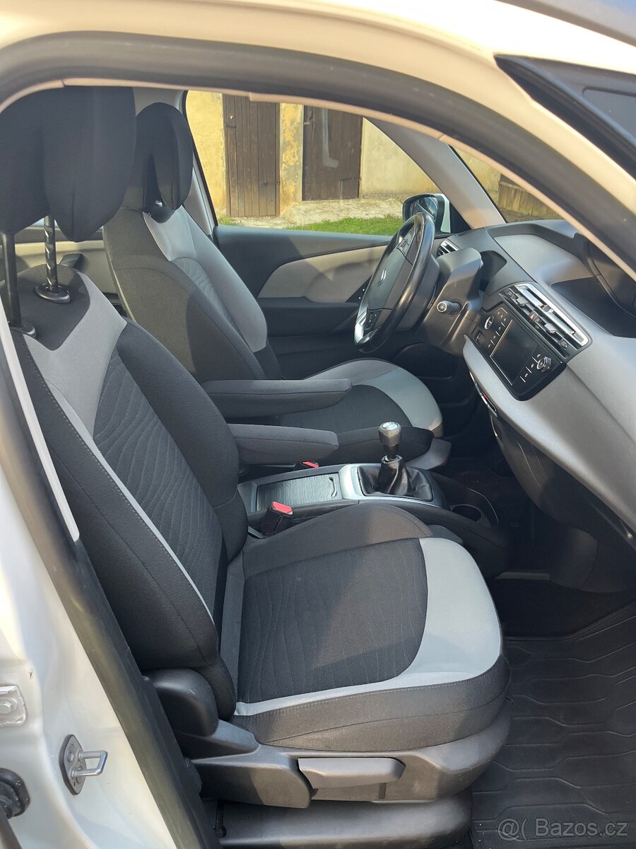 Citroën C4 Grand Picasso -7místné - 13