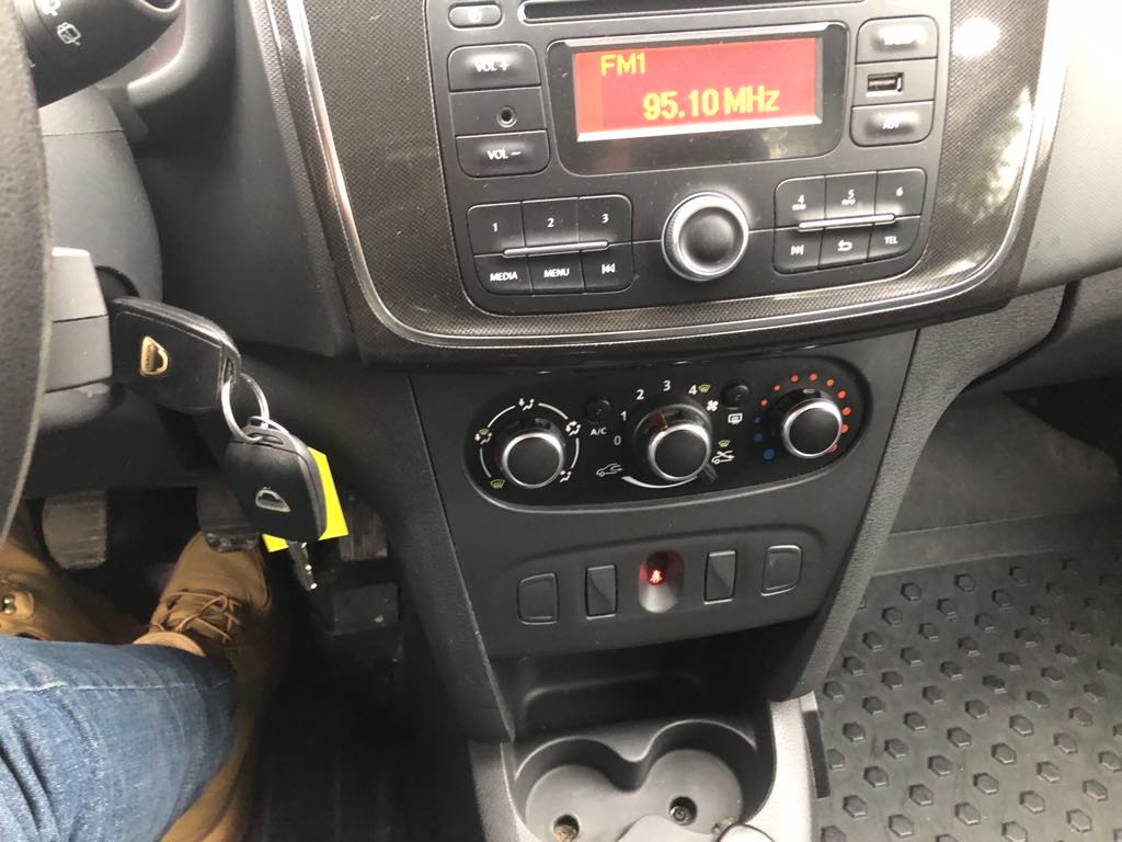 Dacia Logan 1,2 MCV klima - 13