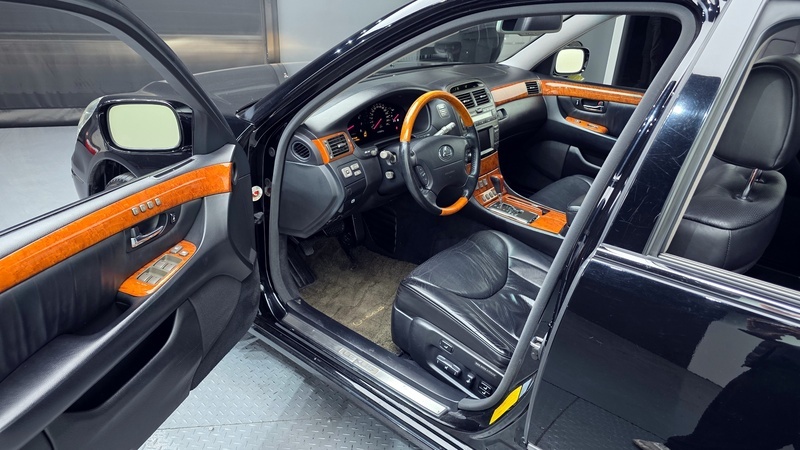 2003 LEXUS LS430 - 13
