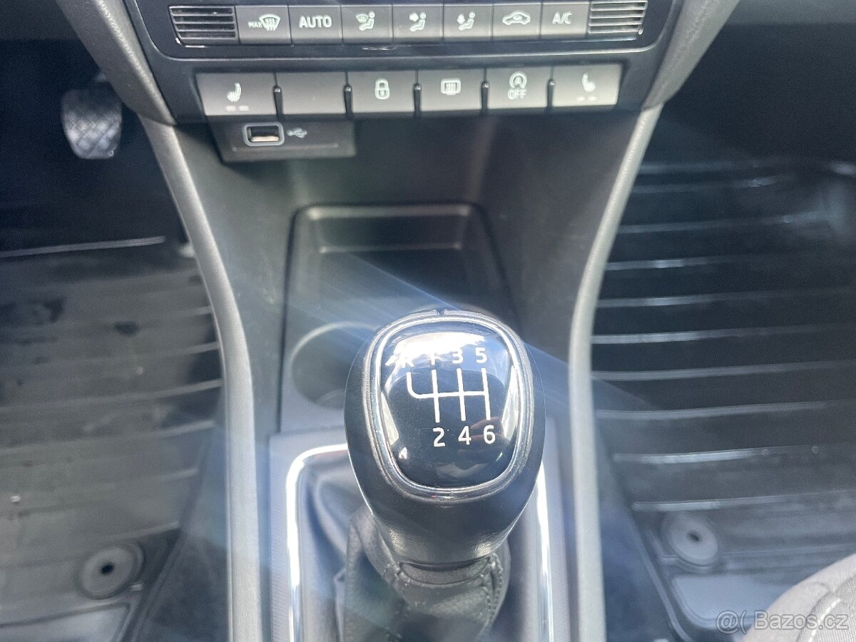 Škoda Rapid 1.0 Tsi 81 kw,ČR,100% servis ŠKODA + ZIMNÍ PNEU - 13