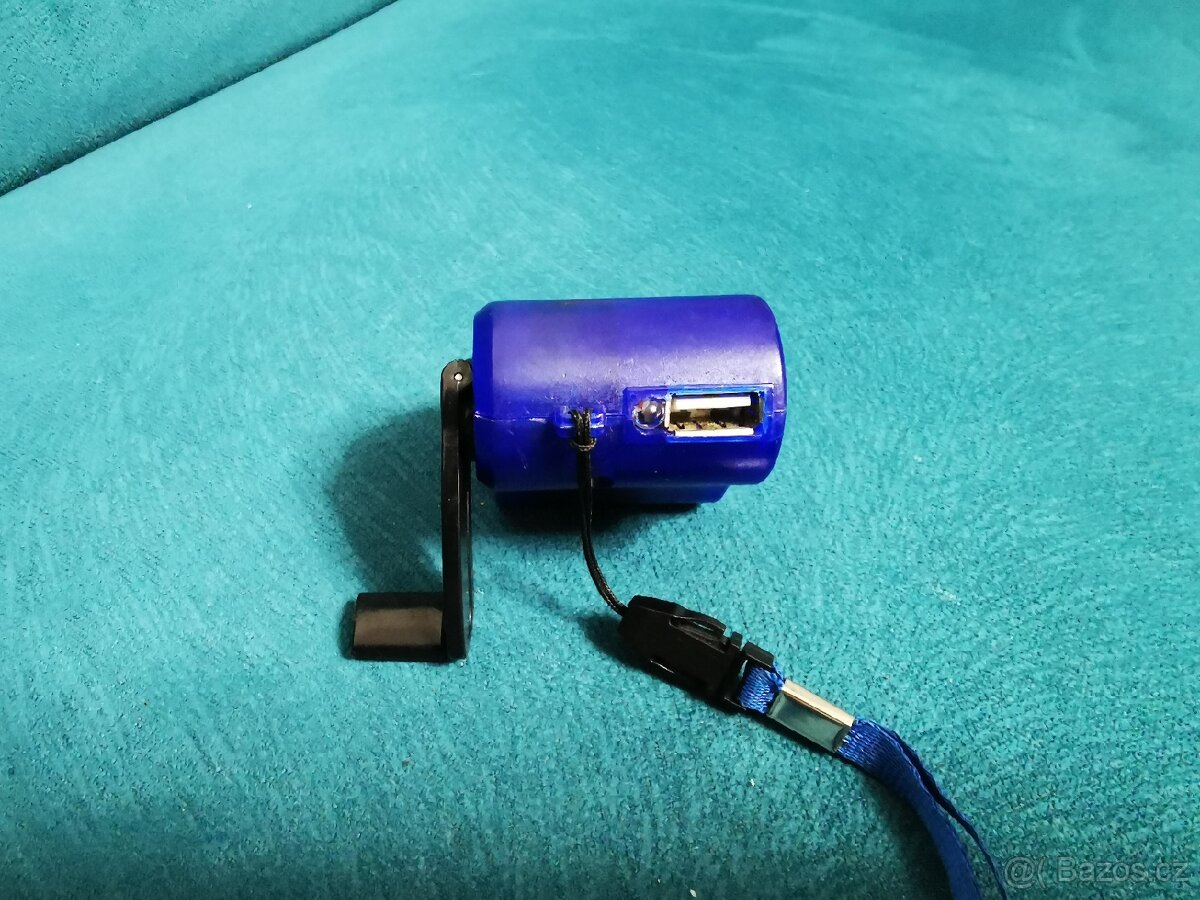 Ruční nouzová nabíječka USB pro mob.telefony - 13