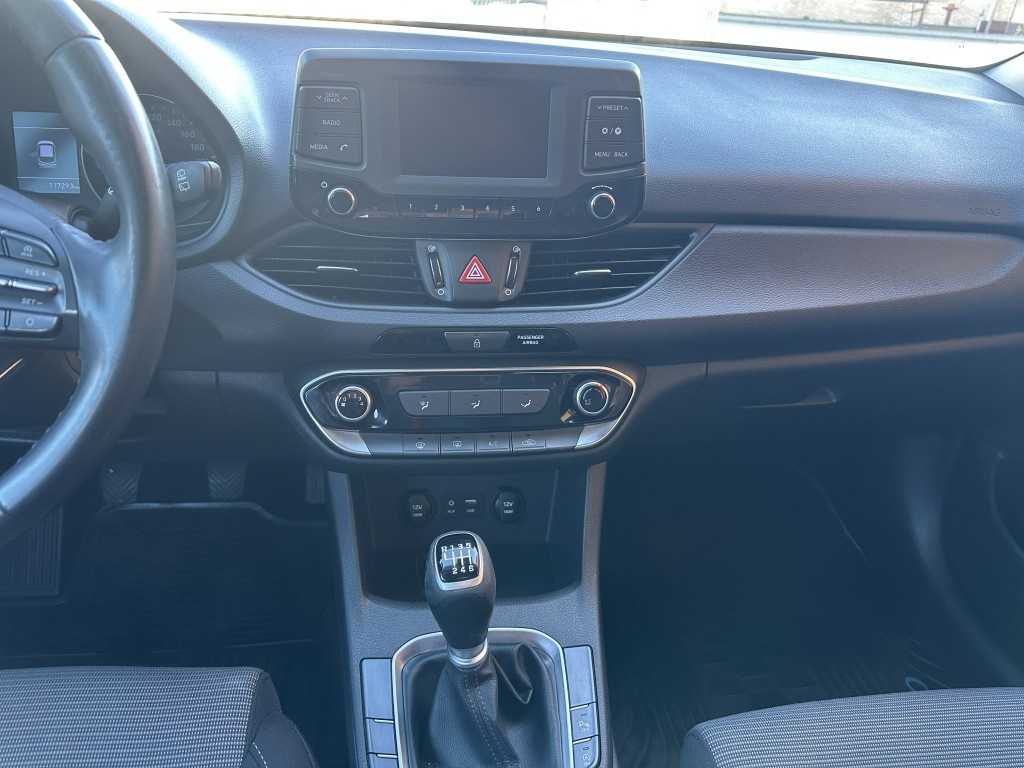 Hyundai i30 1.3 CRDi 85kW serviska - 13